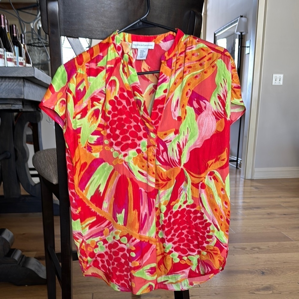 Cupcakes & Cashmere Red Graphic Mandarin Collar Blouse